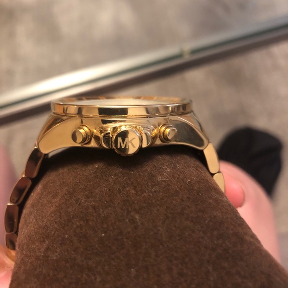 Michael Kors Gold watch - Picture 7 of 8